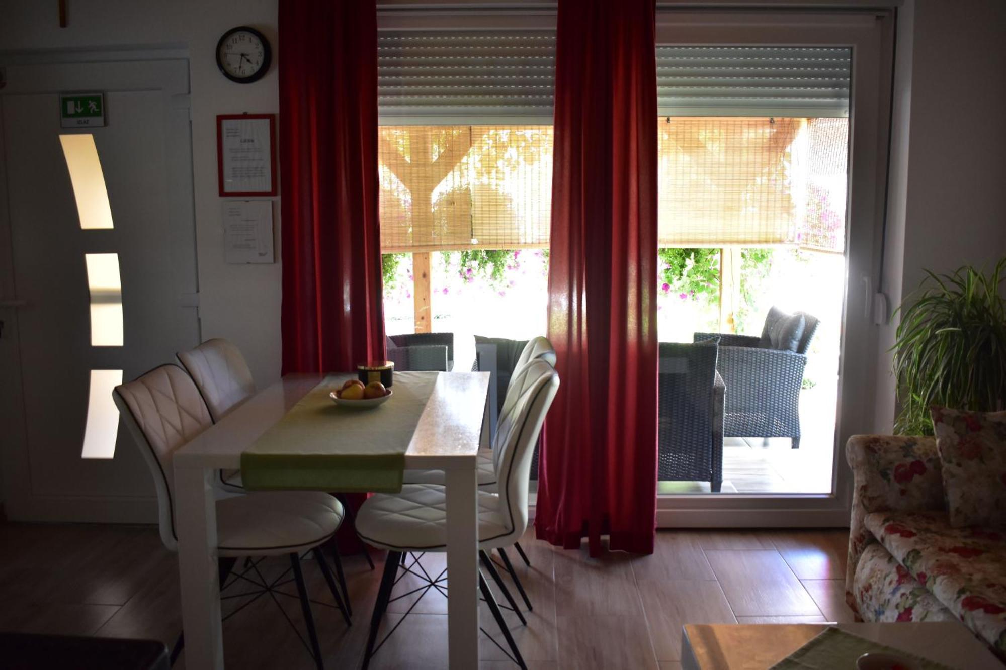Apartman Tea Valpovo Екстериор снимка