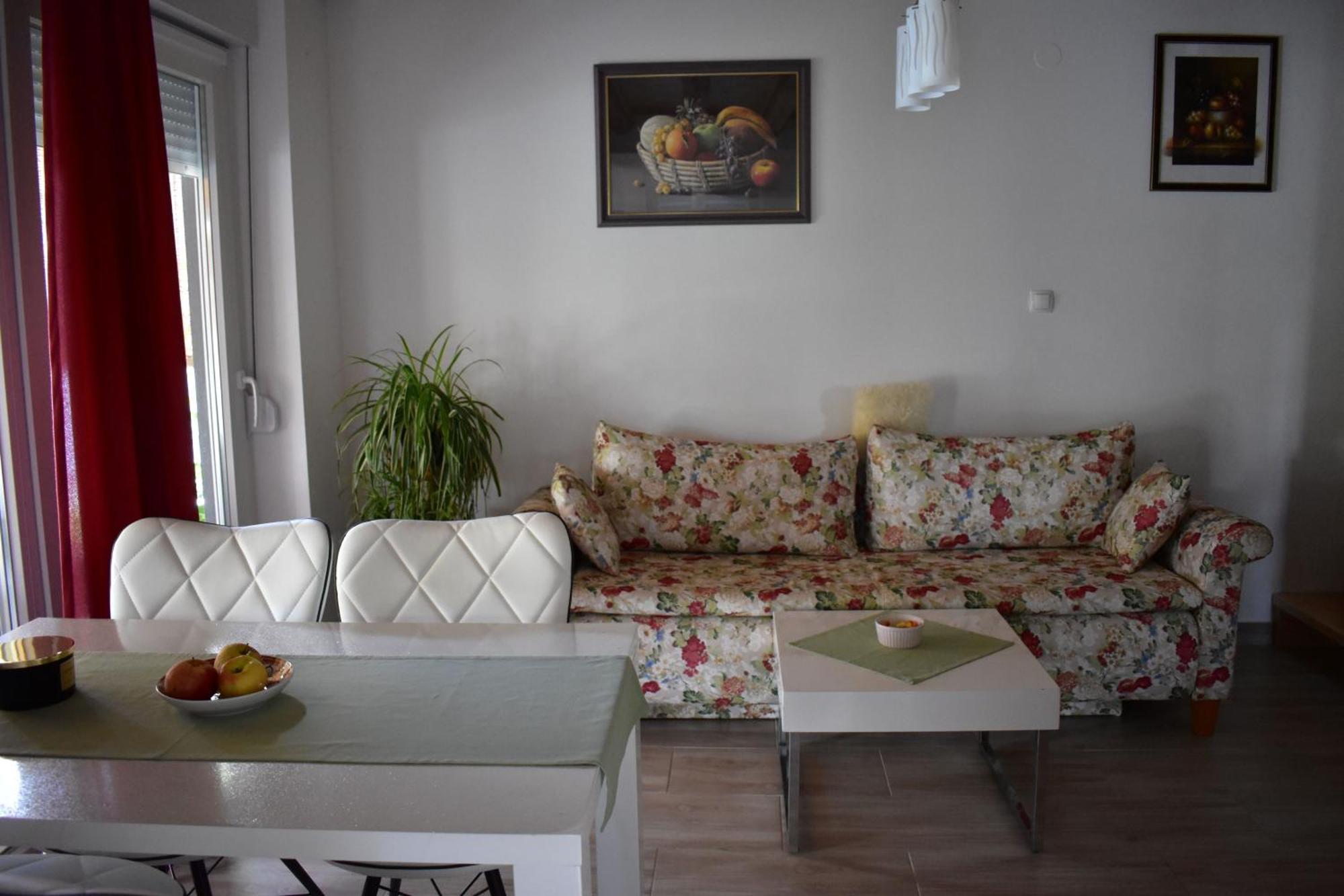Apartman Tea Valpovo Екстериор снимка